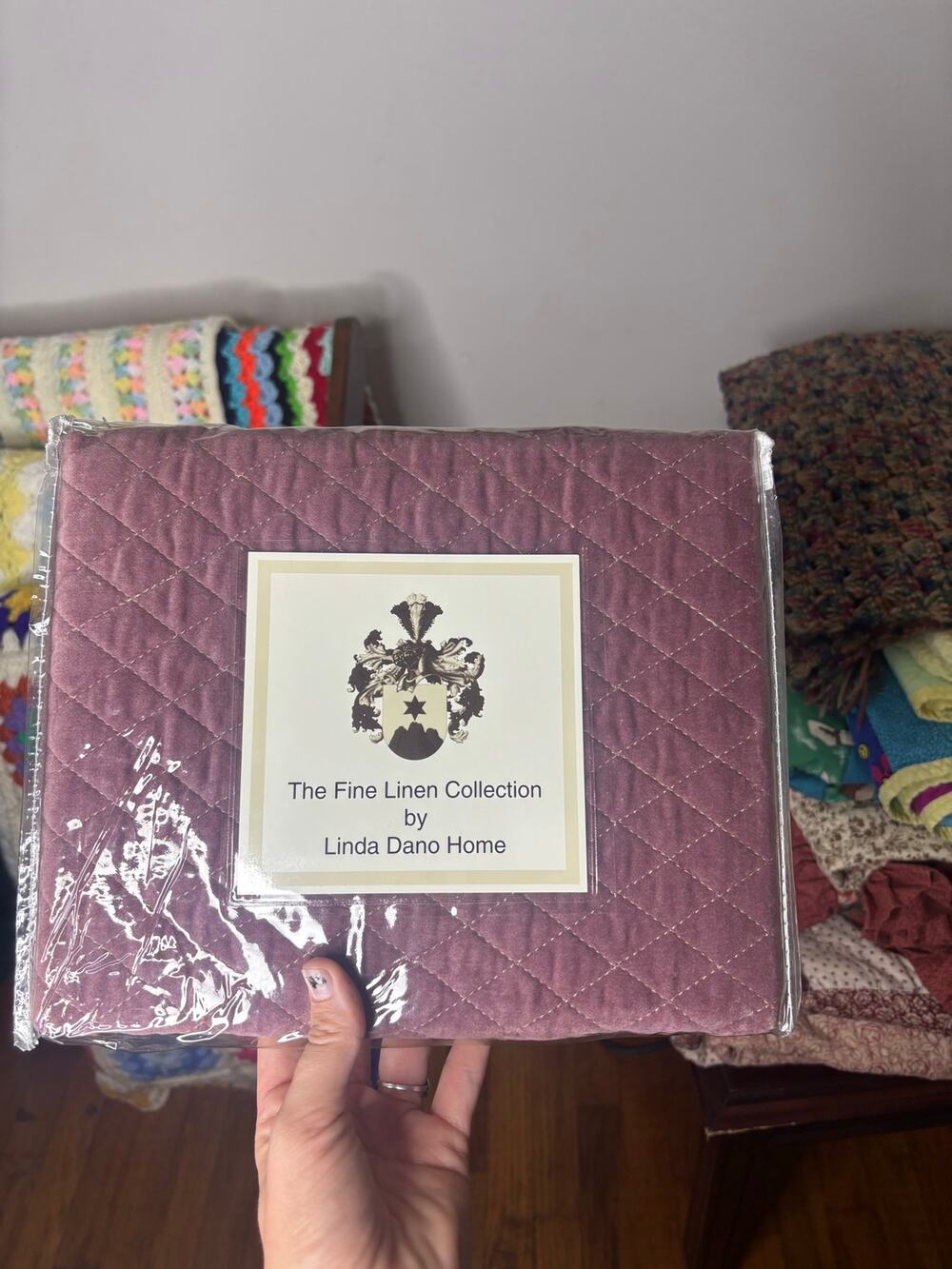 NIP VTG Linda Dano Home Mauve Velvet Quilted Table Runner 72x16 Tassels Cottage